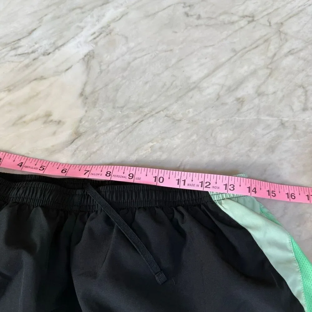 Nike Women's 10K Running Shorts Black Green RUN Lined  size M